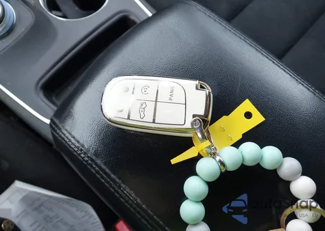 2017 Dodge Durango Sxt Awd z USA, uszkodzony, nr VIN 1C4RDJAG2HC601417